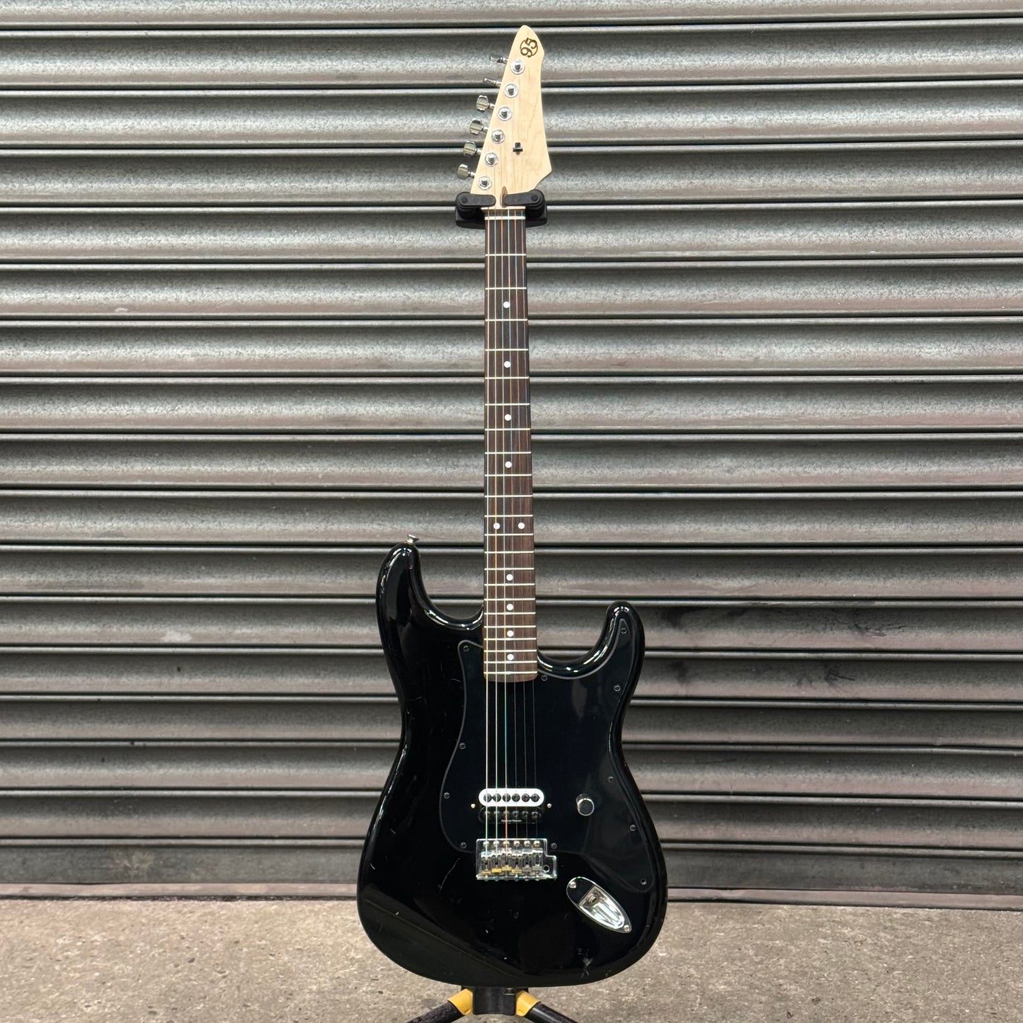 House 95 Elliot Standard One Black Relic