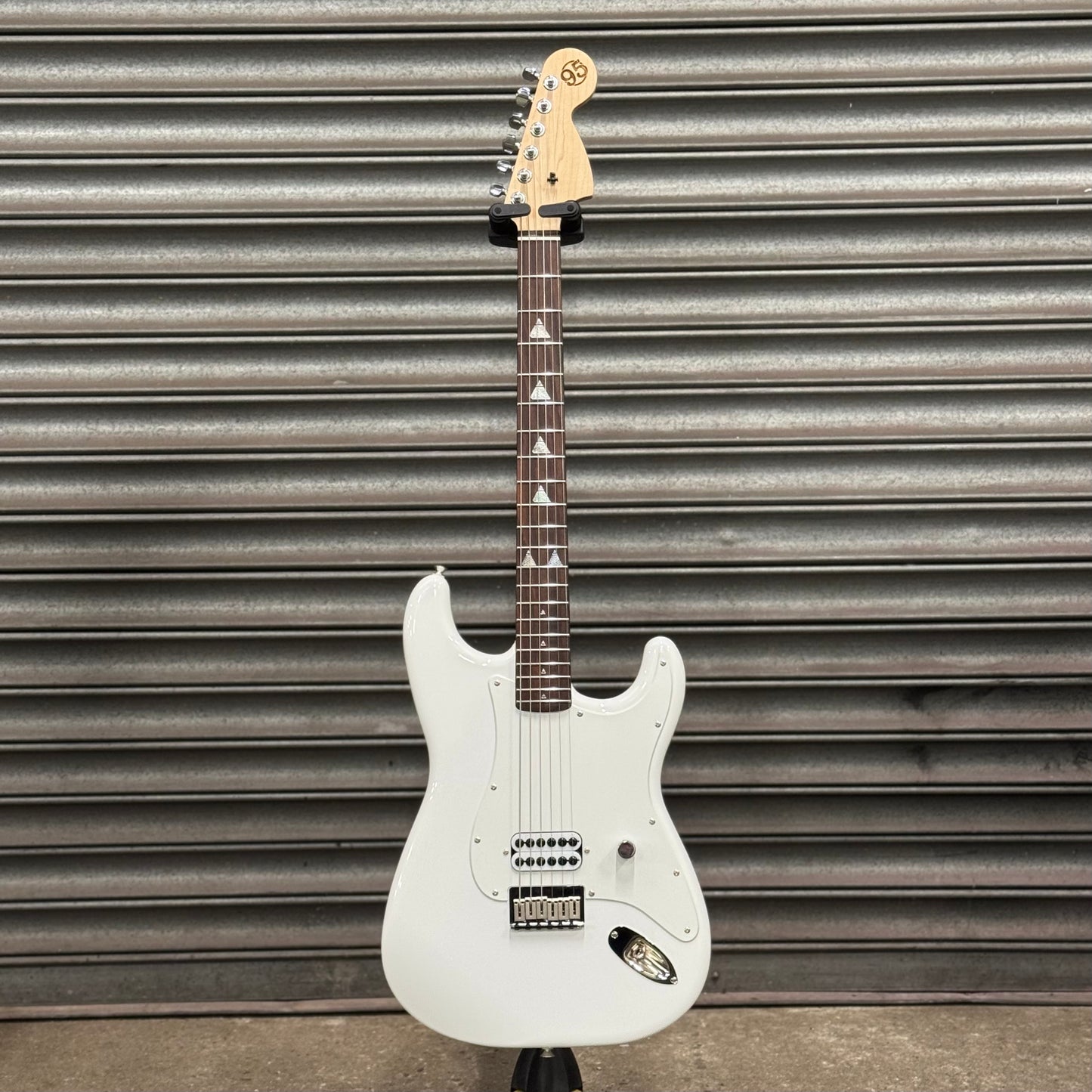 House 95 Elliot Custom “Rock Show”
