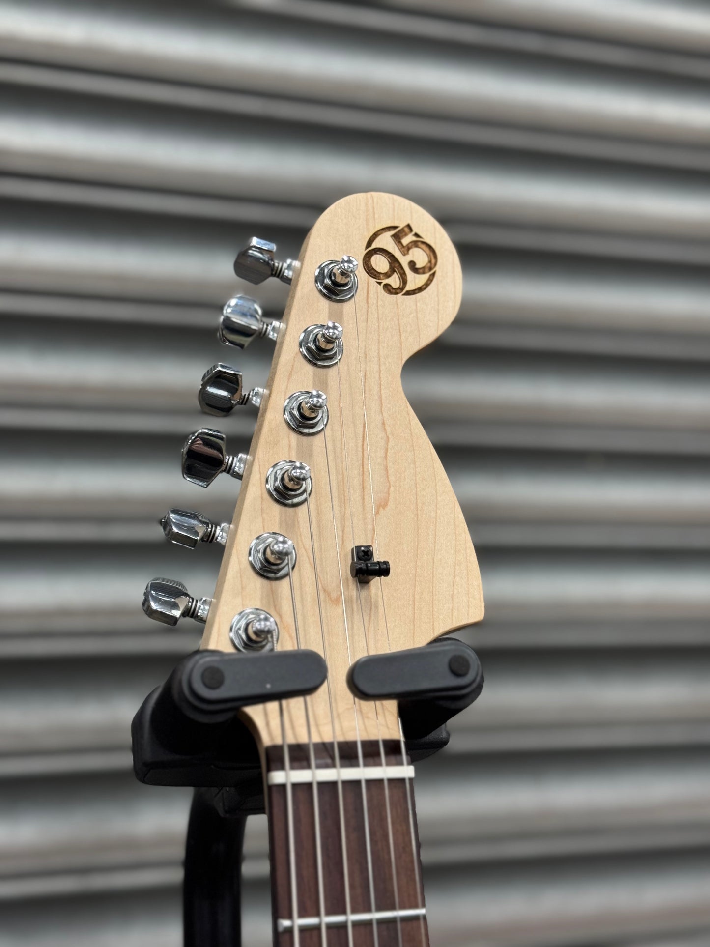 House 95 Elliot Custom “Rock Show”
