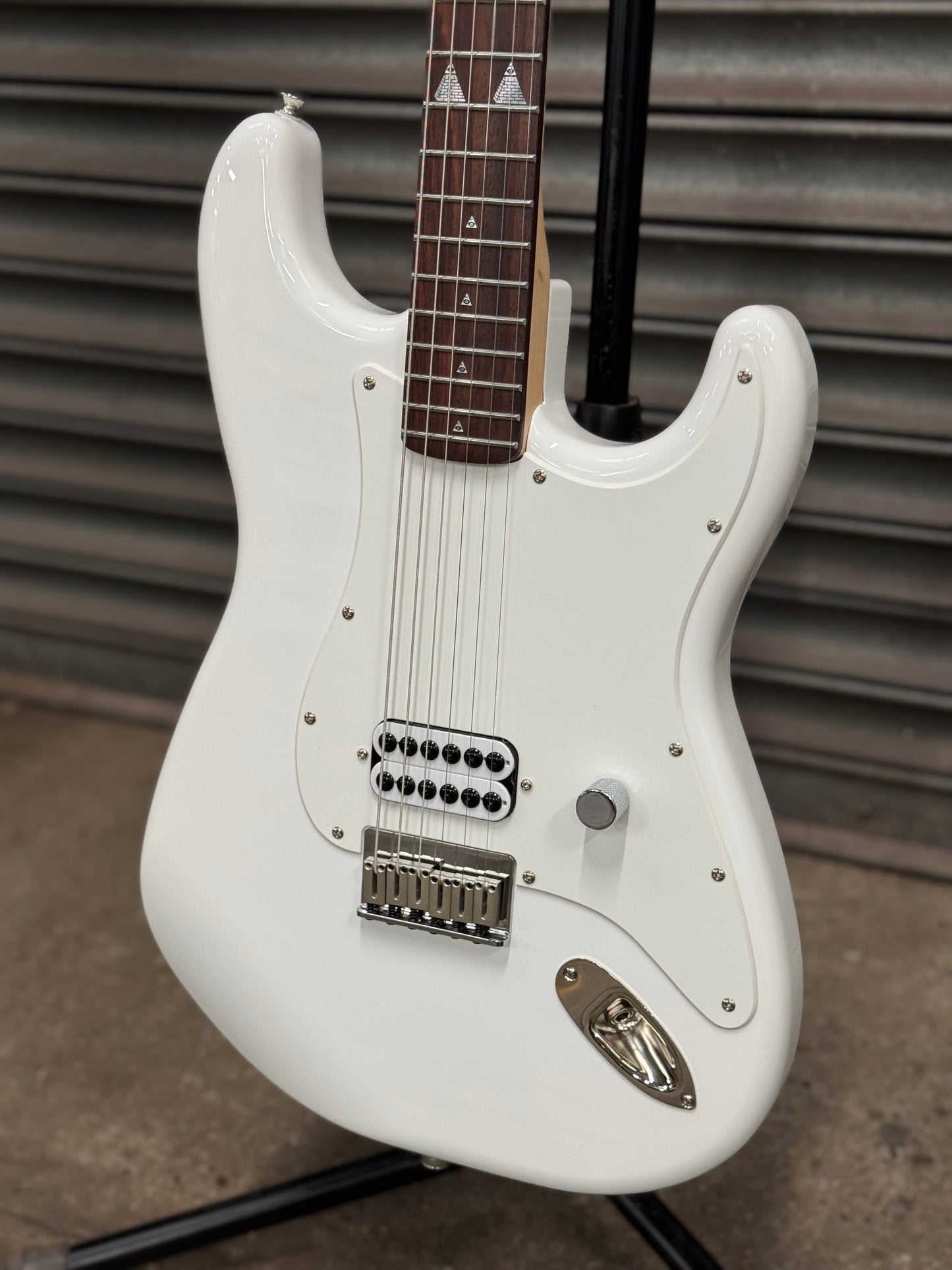 House 95 Elliot Custom “Rock Show”