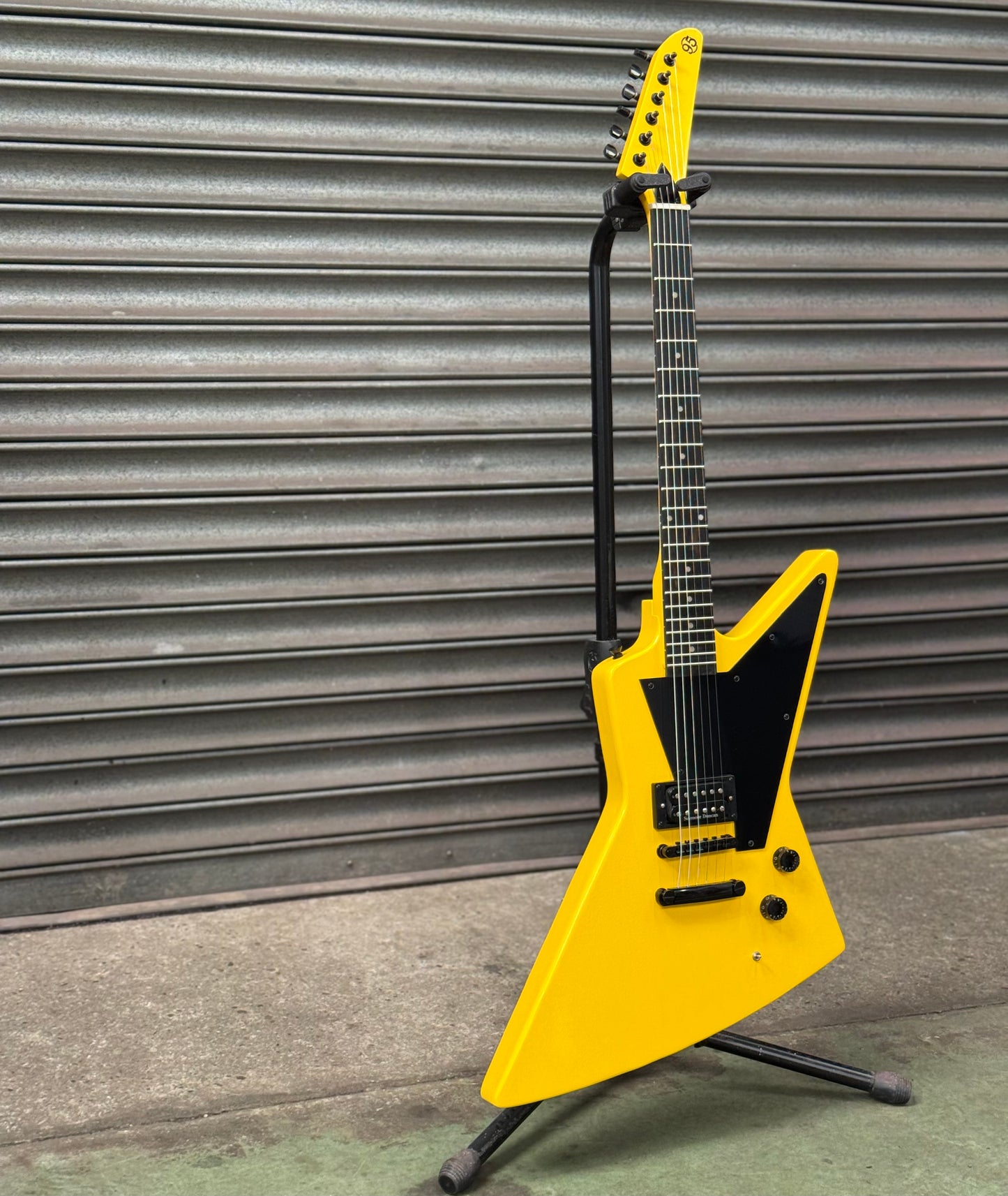 House 95 LJ Custom Downtown Yellow