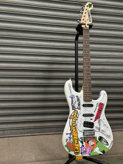 Squier® #budgettomdelonge Sticker Stratocaster®