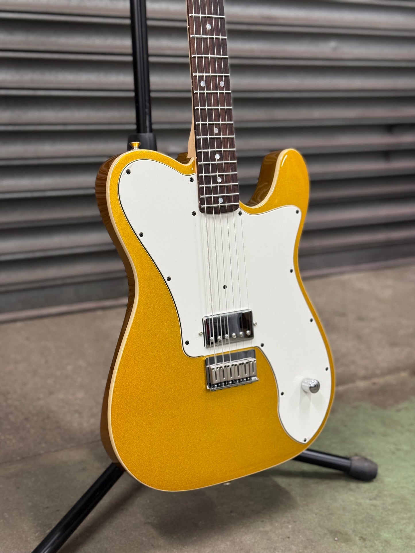 House 95 Guitars The “Fat Lip” Aztec Gold