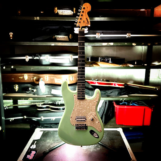 Squier® #budgettomdelonge Prototype Stratocaster®