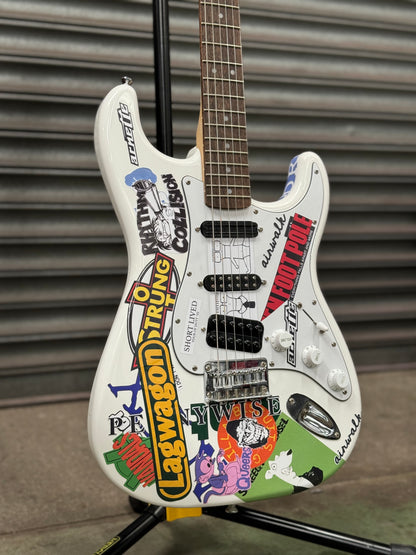 Squier® #budgettomdelonge Sticker Stratocaster®