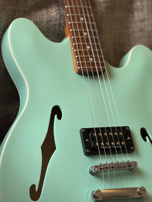 COMPETITION Fender Tom Delonge Starcaster Green