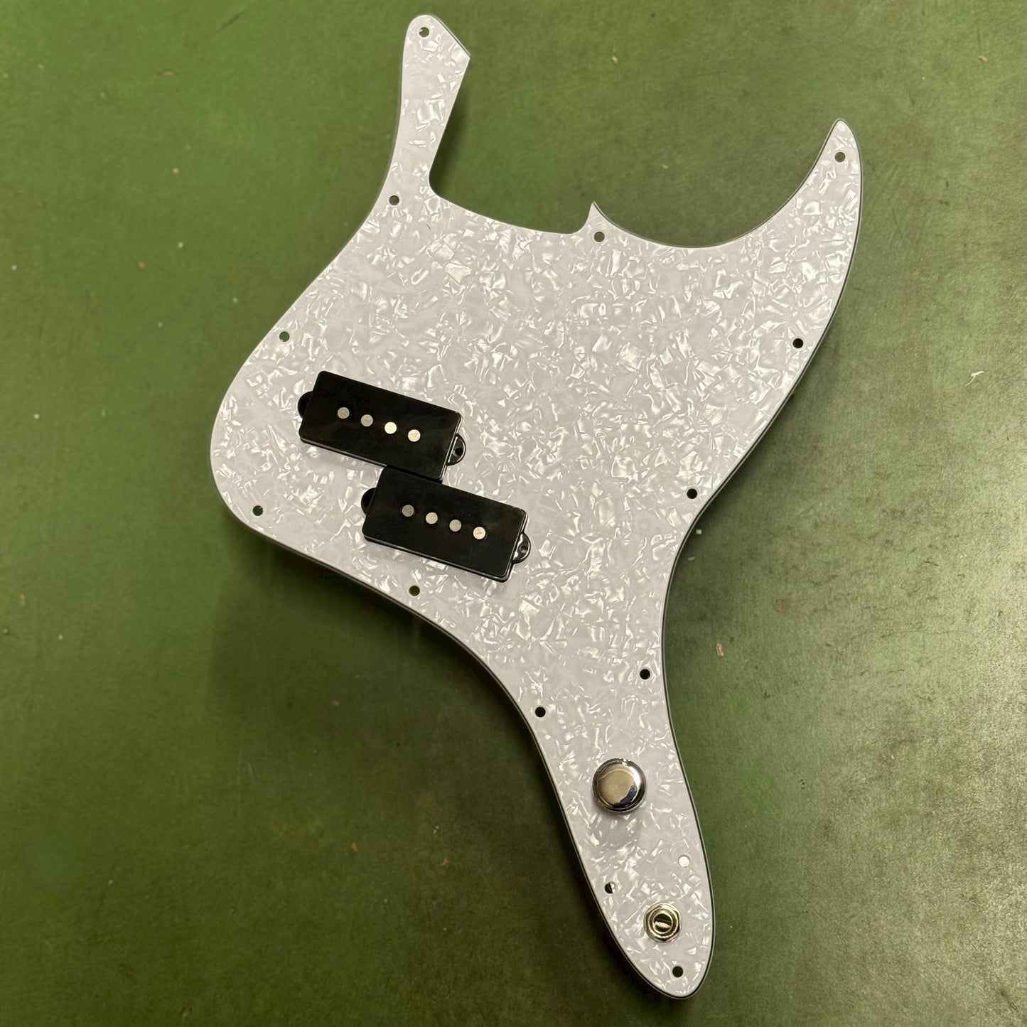 House 95 Loaded #budgetmarkhoppus Pickguard