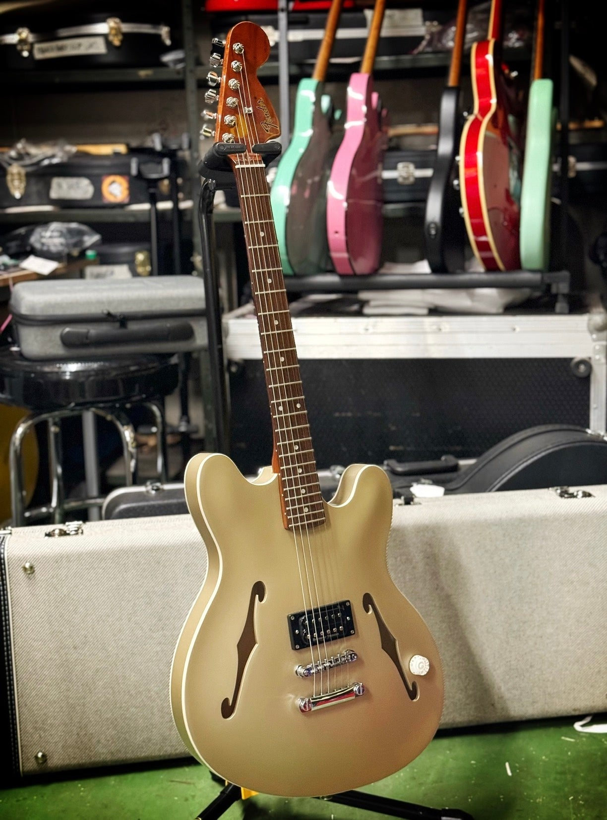 COMPETITION Fender Tom Delonge Starcaster