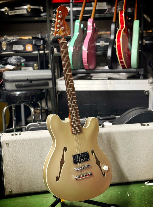 COMPETITION Fender Tom Delonge Starcaster