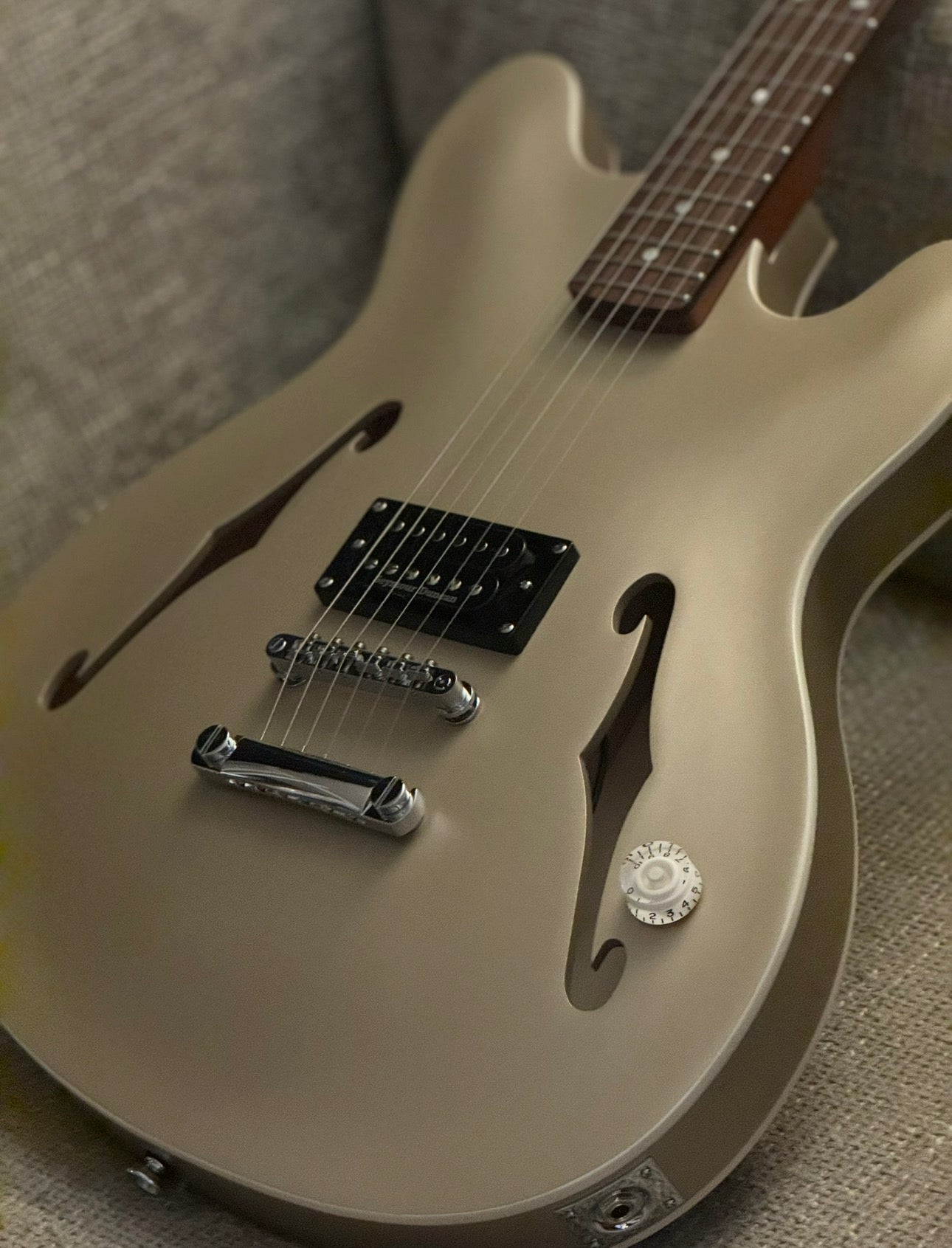 COMPETITION Fender Tom Delonge Starcaster