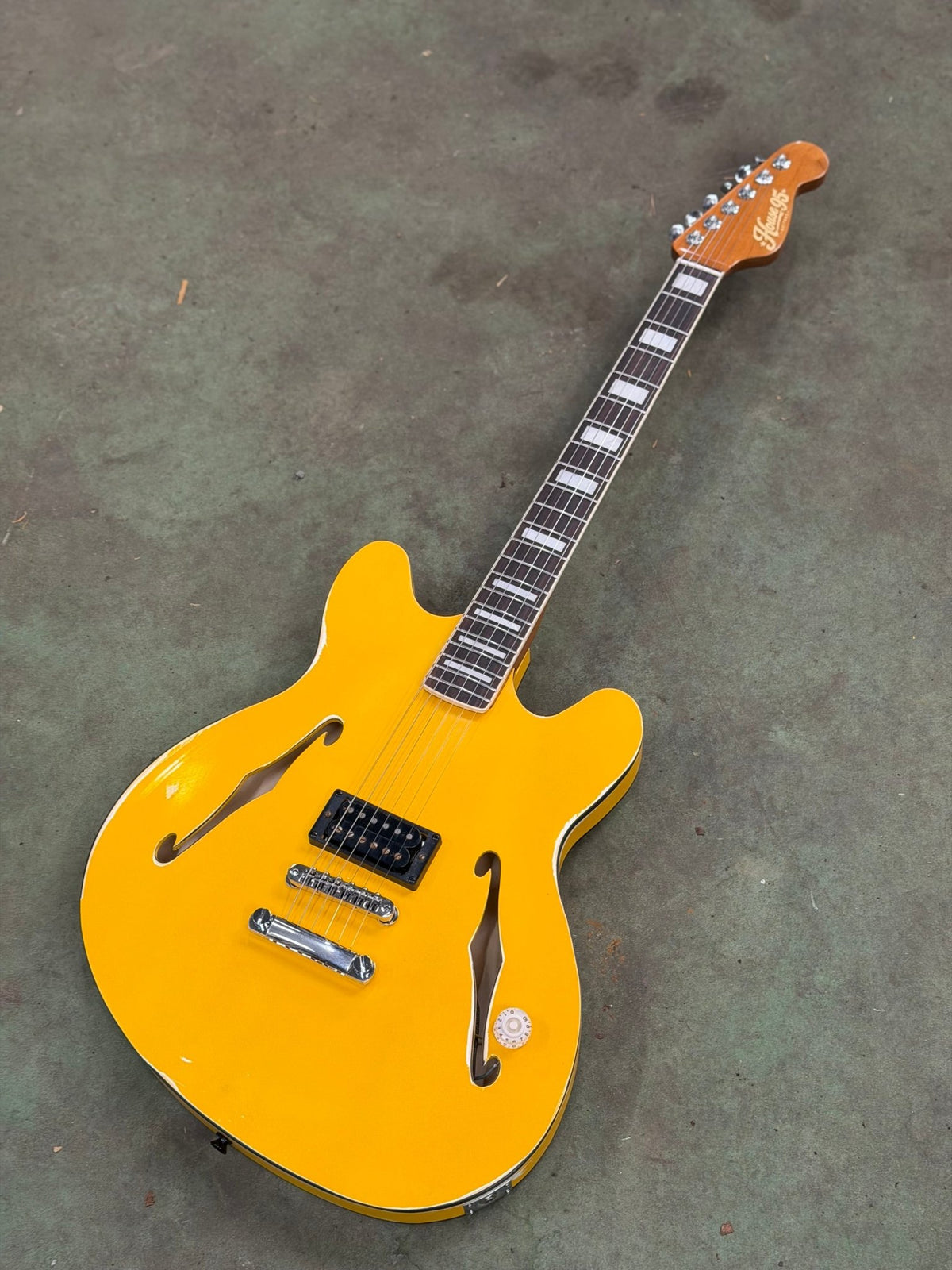 House 95 Apollo Custom Worn Downtown Yellow - House 95 Guitars