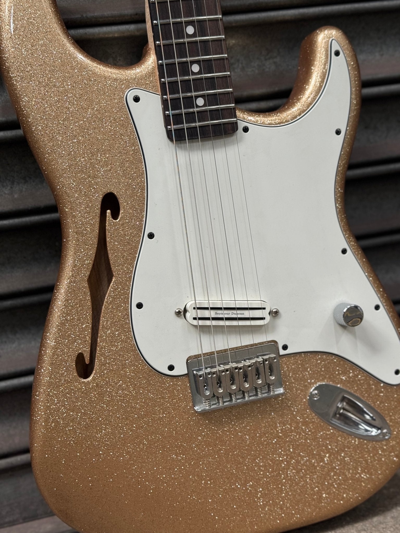 House 95 Elliot Custom Thinline Gold Sparkle - House 95 Guitars